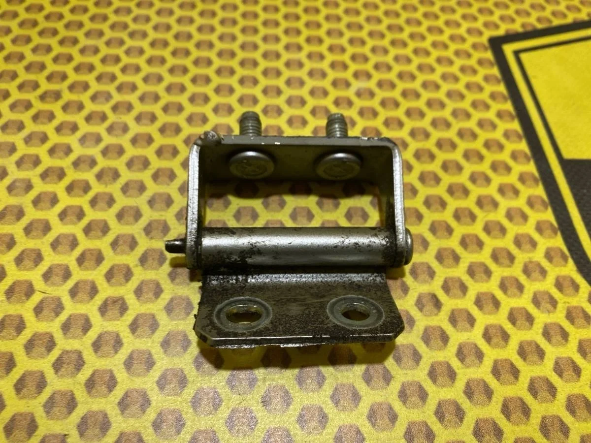 Петля багажника Nissan QASHQAI J10