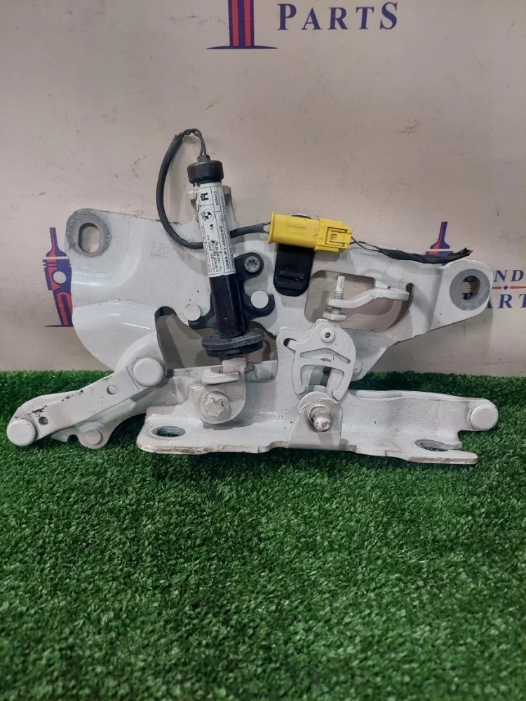 Петля капота BMW F10