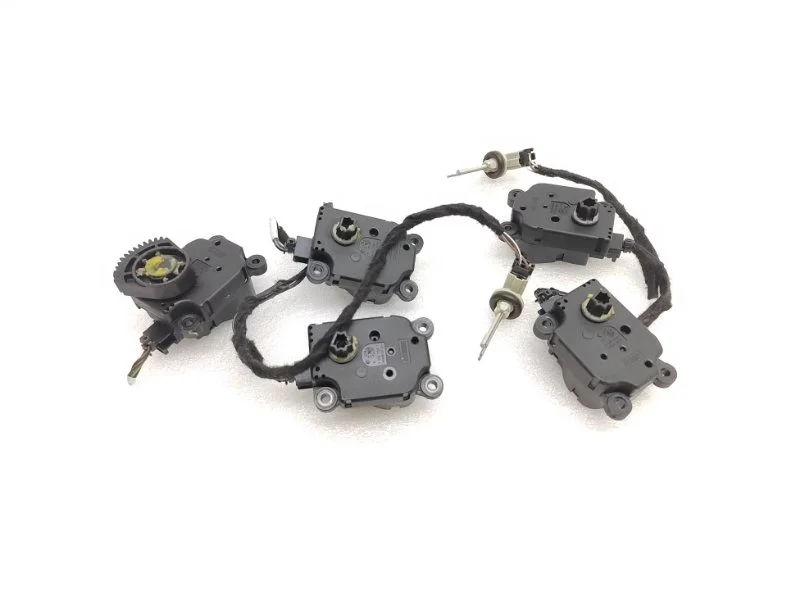 Сервопривод заслонок печки Ford Kuga 2011 CBV