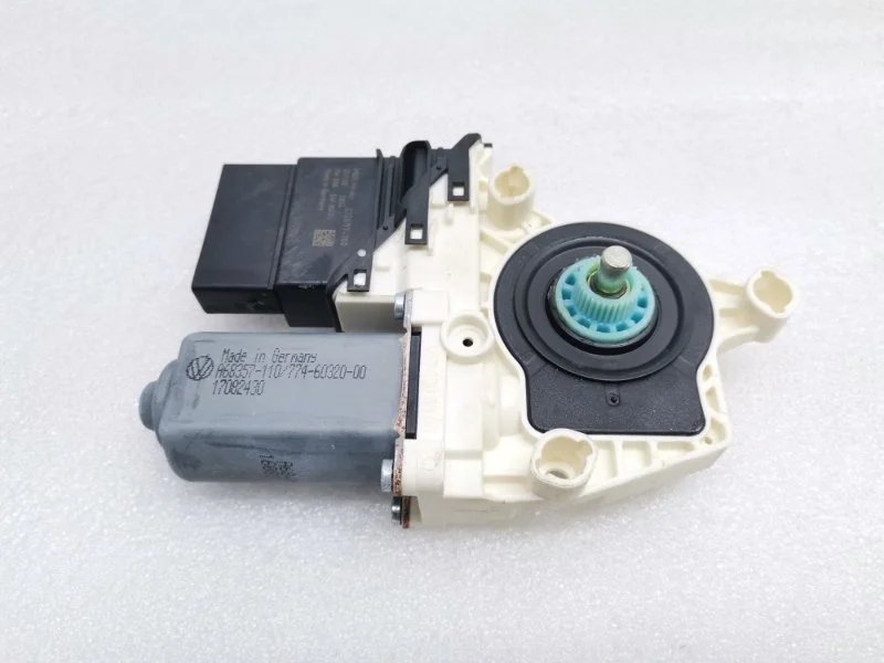 Моторчик стеклоподъемника Volkswagen Tiguan 2012 5N