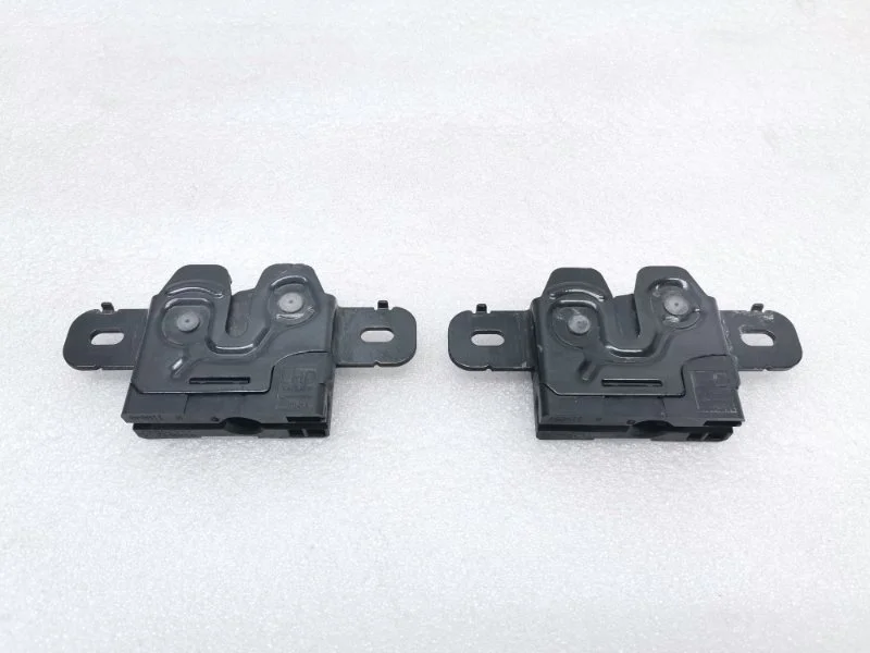 Замок капота Volvo V70 2011 рестайлинг