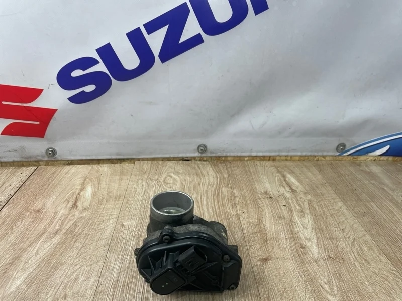 Дроссельная заслонка FORD FOCUS 2 2009
