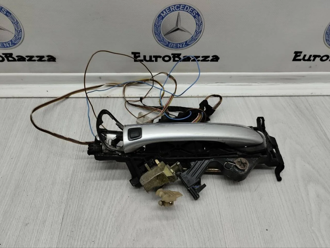 Ручка двери передняя правая Mercedes W220