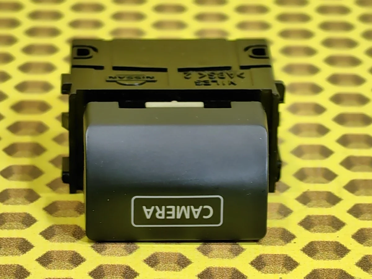 Кнопка camera Nissan QASHQAI 2011 J10