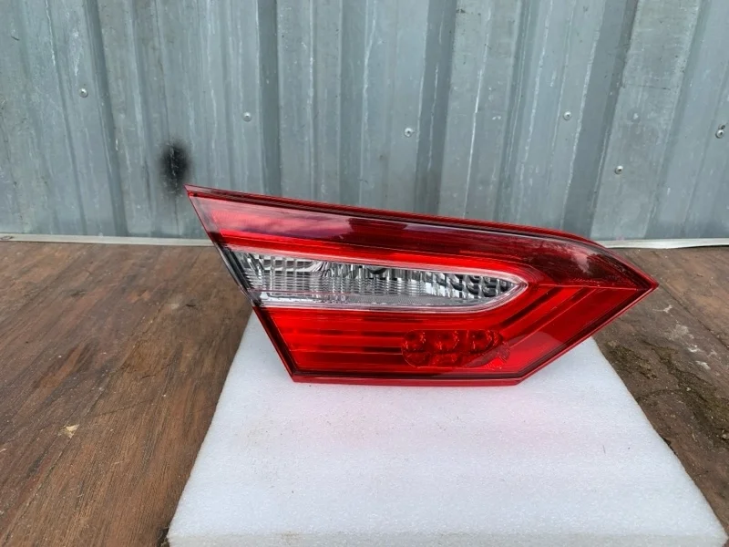 Фонарь Toyota Camry 2018-2021 70