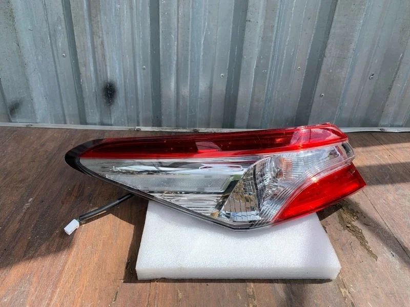 Фонарь Toyota Camry 2018-2021 70