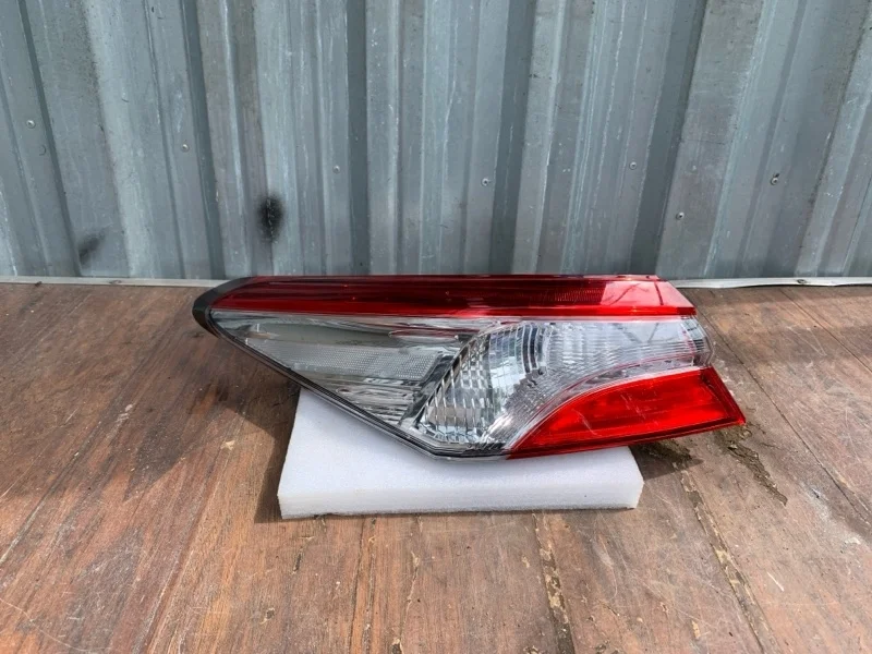 Фонарь Toyota Camry 2018-2021 70