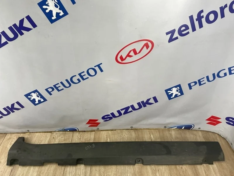 Накладка порог FORD KUGA 2011г