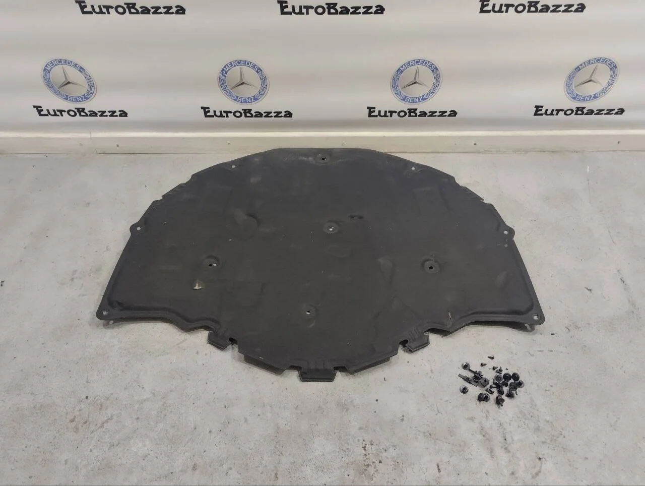 Шумоизоляция капота Mercedes R172