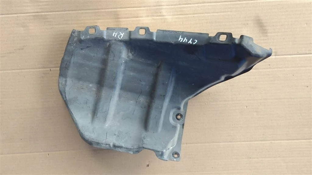 Б.у. пыльник бампера MITSUBISHI LANCER CY4A MITSUBISHI LANCER CY4A