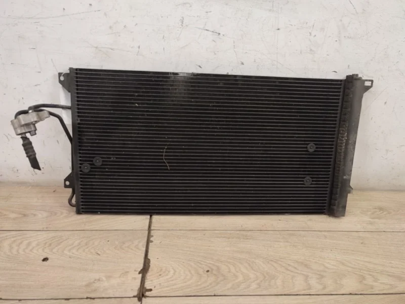 Радиатор кондиционера Audi Q7 2007-2015 4L