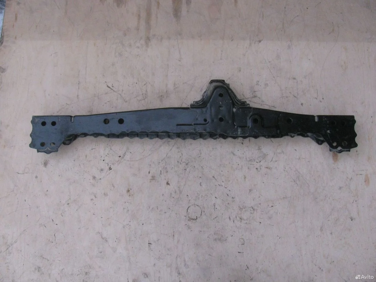 Передняя балка toyota auris corolla 150 prius 30