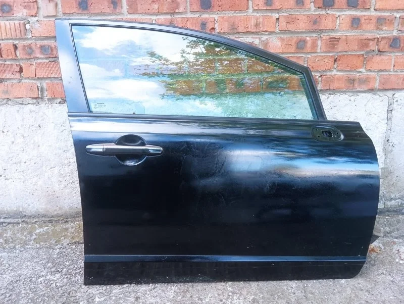 Дверь передняя правая Honda Civic 4D FD R18A1