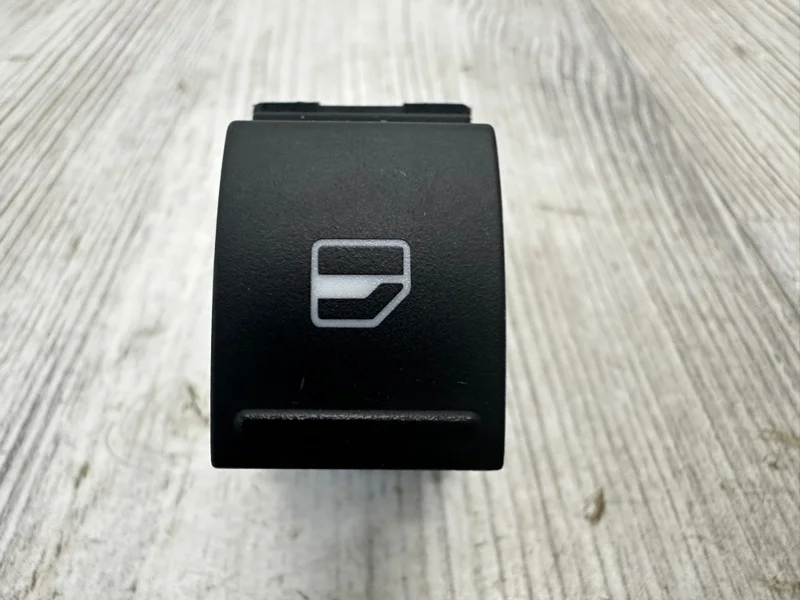 Кнопка стеклоподъемника VW Touareg NF 2013 7P