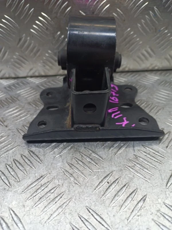 Подушка кпп Nissan Almera Primera 112204M412 B10 N16 P12 QG16DE
