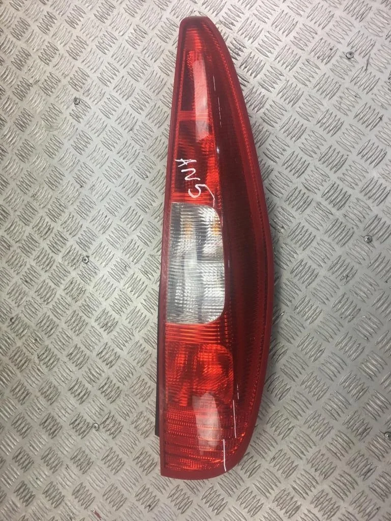 Фонарь задний правый (Фара) MITSUBISHI Colt Z34 V