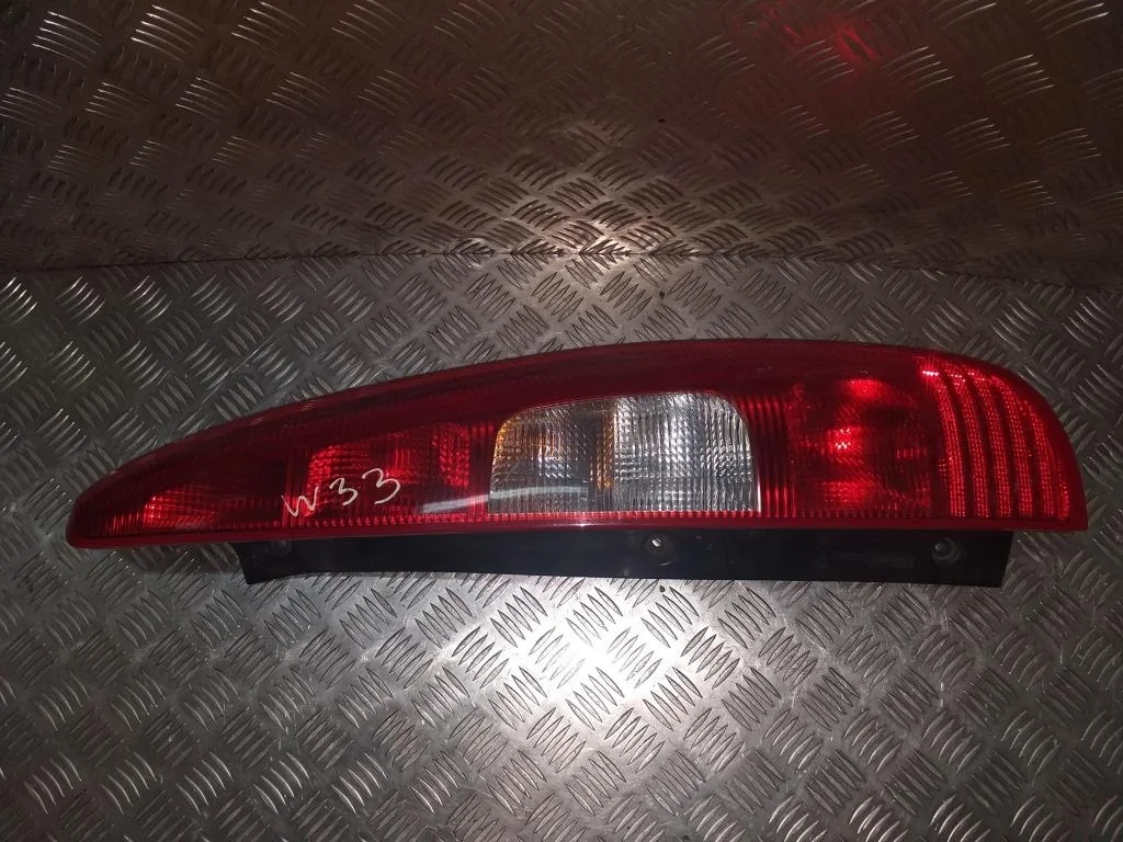 Фонарь задний правый (Фара) MITSUBISHI Colt Z34 V