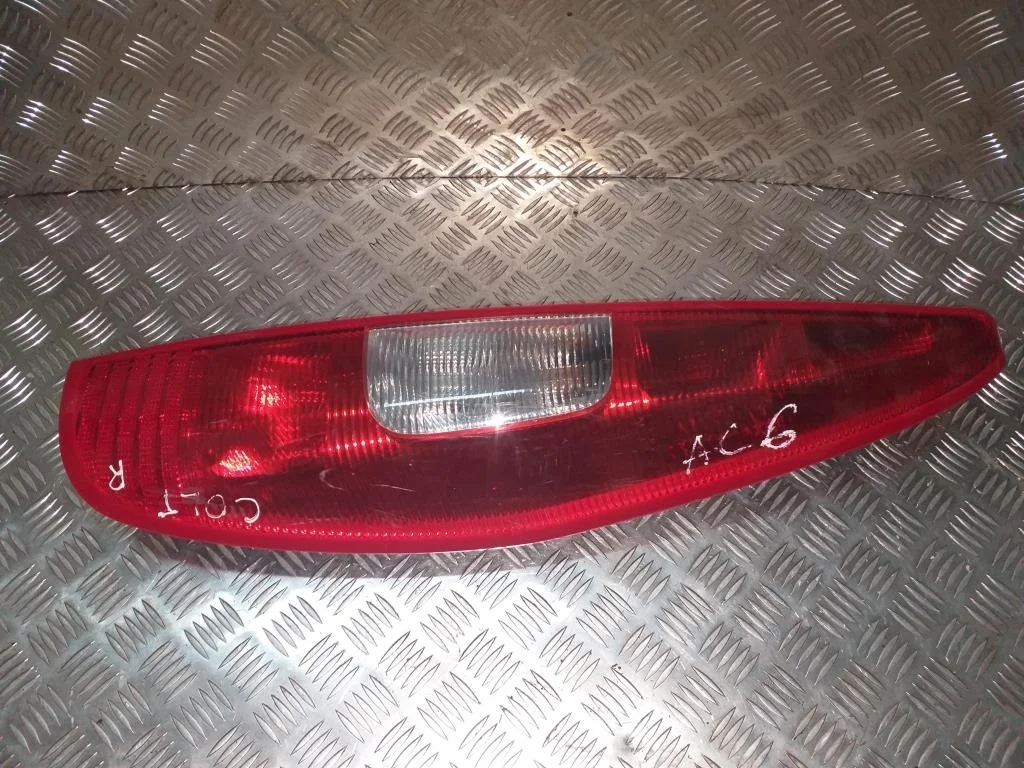 Фонарь задний правый (Фара) MITSUBISHI Colt Z34 V