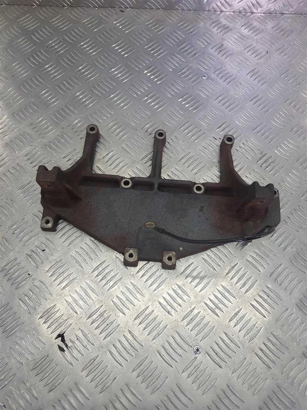 Кронштейн двигателя MITSUBISHI Pajero 4 2006-2011