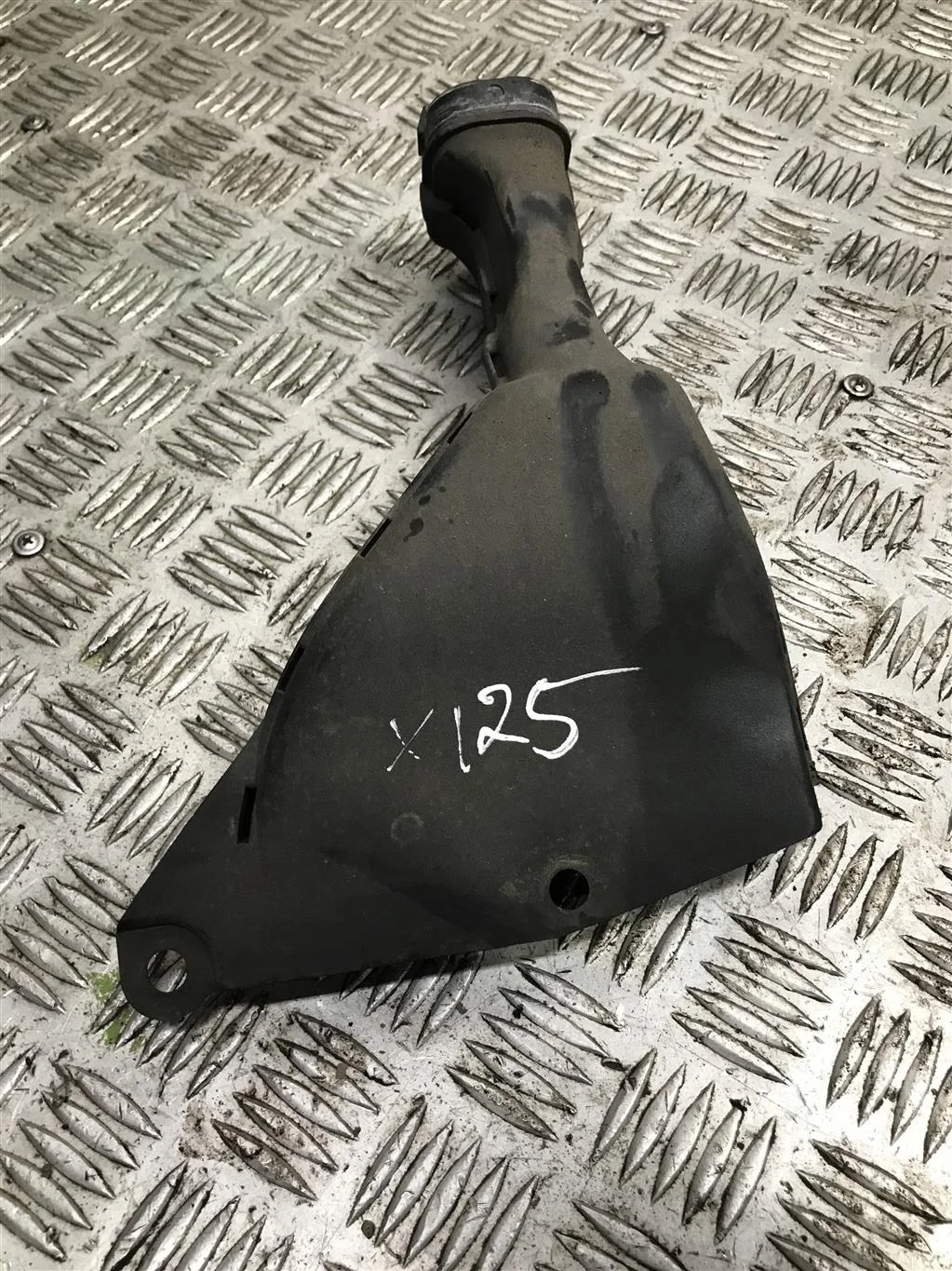 Воздухозаборник MITSUBISHI Colt Z34 VI 2004-2011