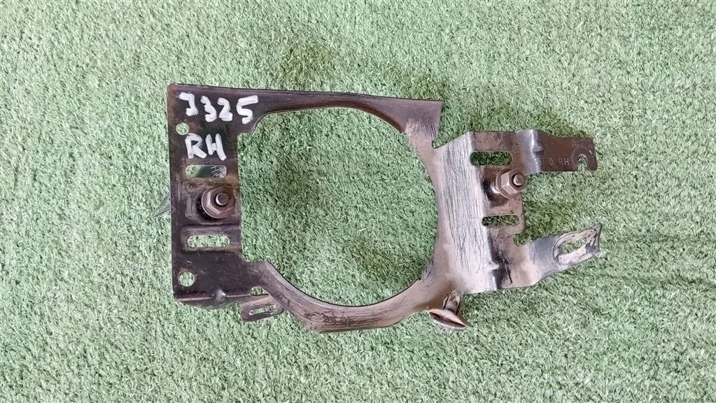 Б.у. кронштейн фары противотуманной NISSAN TEANA J32 NISSAN TEANA J32
