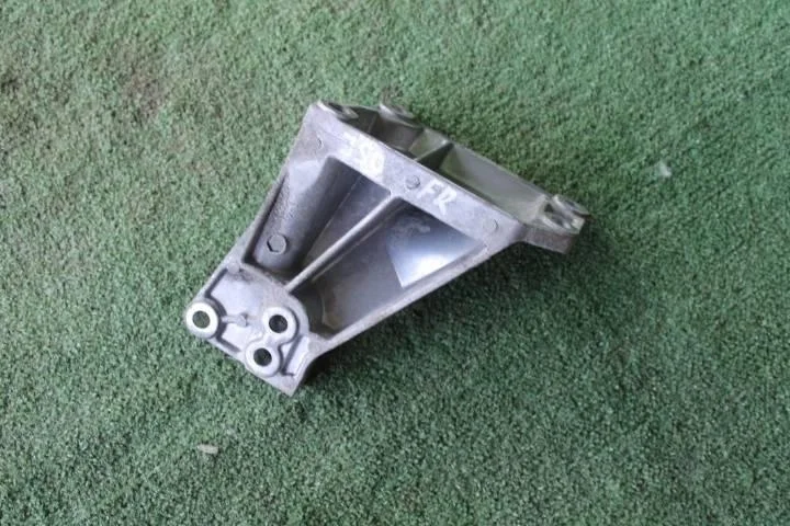 Б.у. кронштейн опоры двигателя INFINITI QX50 J50 INFINITI QX50 J50