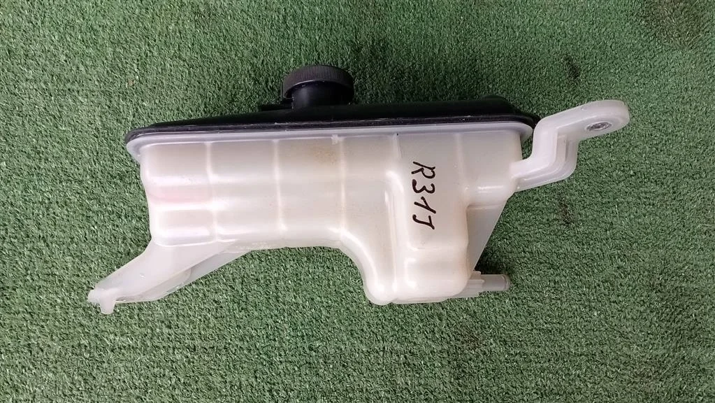 Б.у. бачок расширительный TOYOTA RAV4 ACA30 TOYOTA RAV4 ACA30