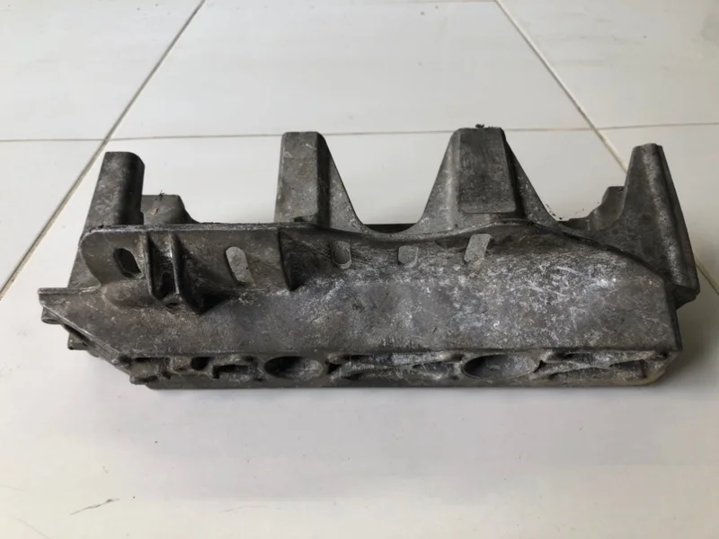 Кронштейн впускного коллектора Nissan Almera 3 G15