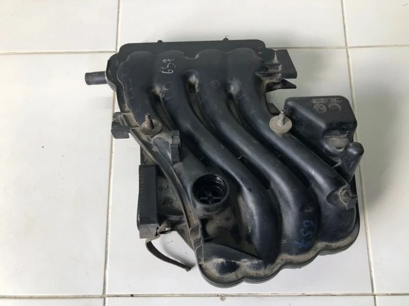 Коллектор впускной Audi A3 8L1 ХЭТЧБЕК (3ДВ) AEH