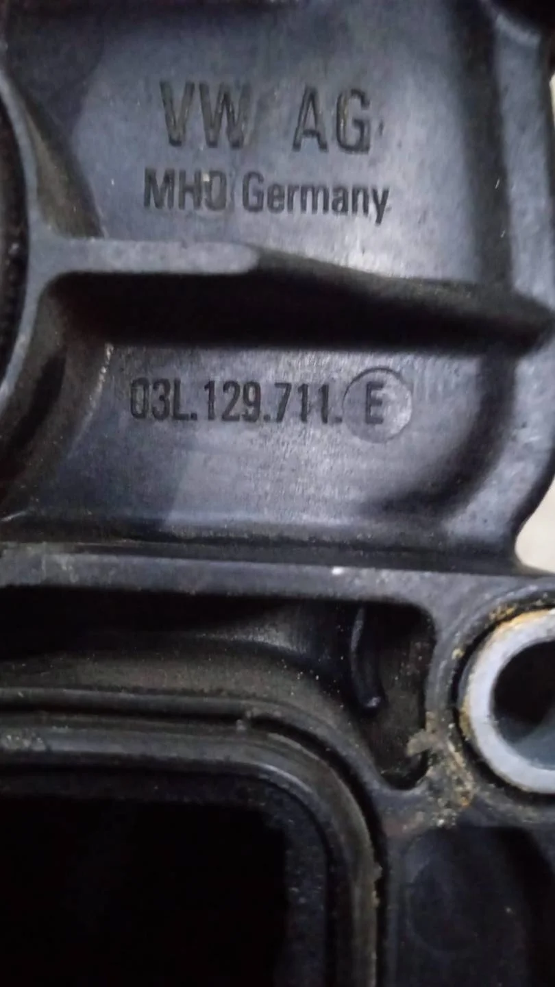 впускной коллектор Audi A4  2009