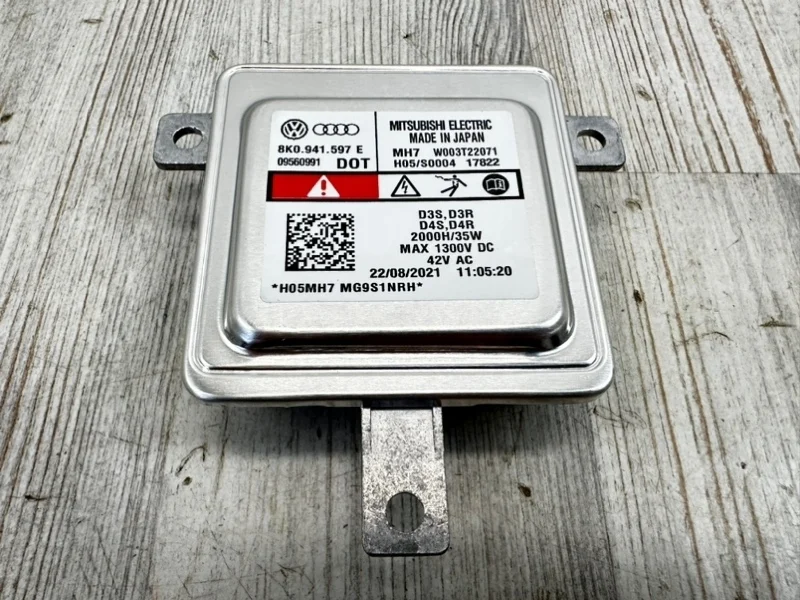 Блок ксенона VW Touareg 2 2010-2018 7P