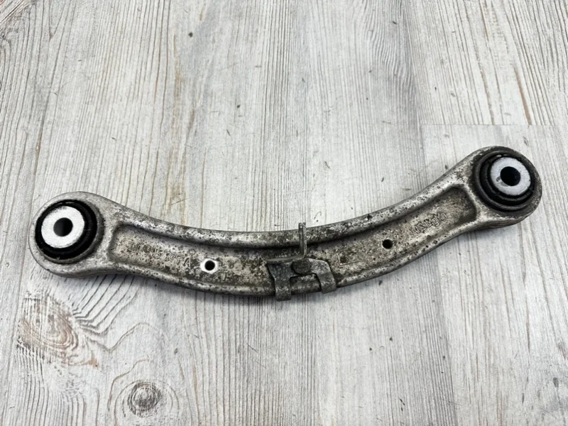 Рычаг подвески Audi Q7 2007-2015 4L