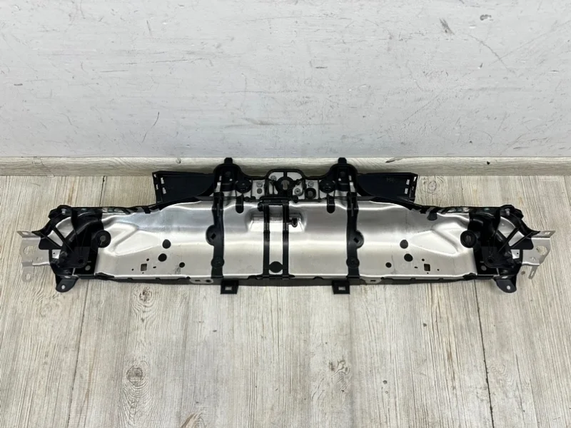 Панель радиаторов Porsche Macan 2019- 95B