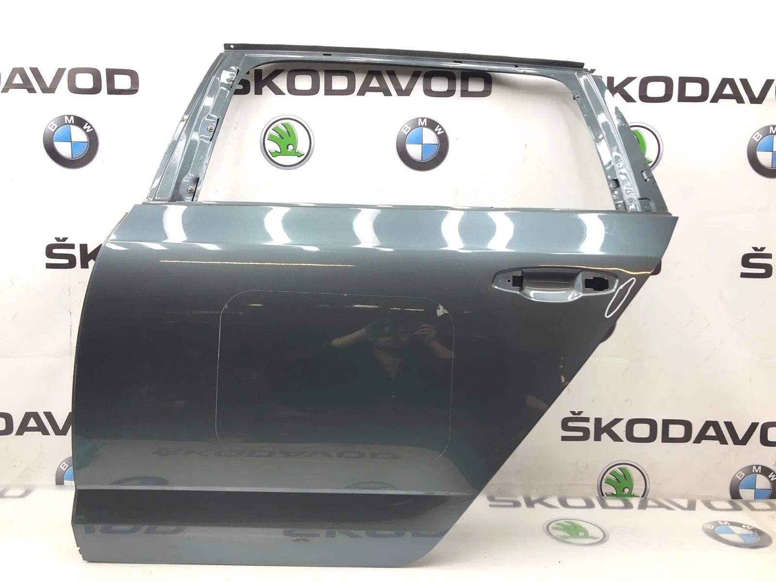 Дверь Skoda Octavia 2017 5E9833055C A7 (5E) 1.6 DDYA, задняя левая