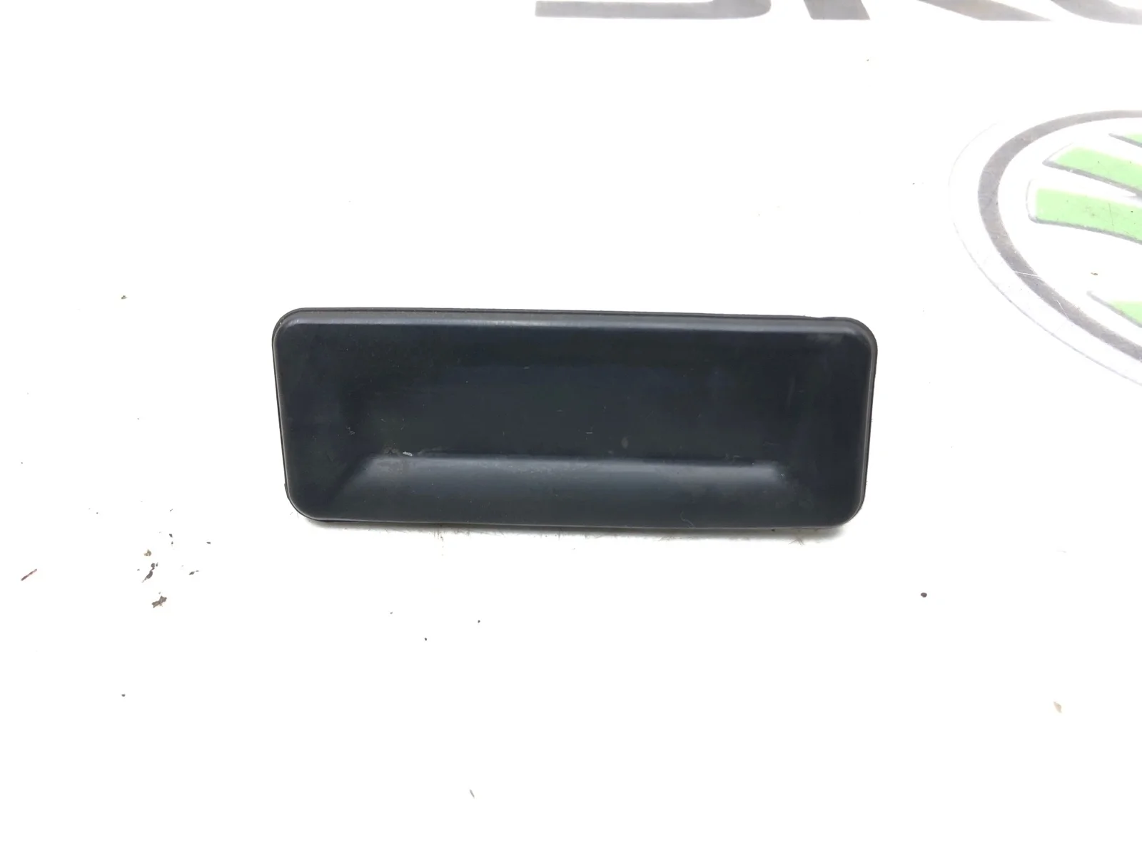 Кнопка открытия багажника Skoda Octavia 2012 1Z0827574C A5 (1Z) 1.8 CDAB