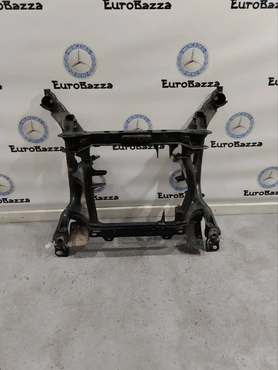 Подрамник передний Mercedes W251