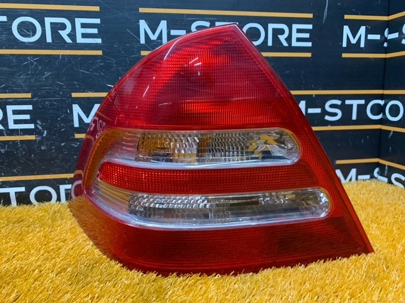 Фонарь задний Mercedes-Benz -Class 2000 W203