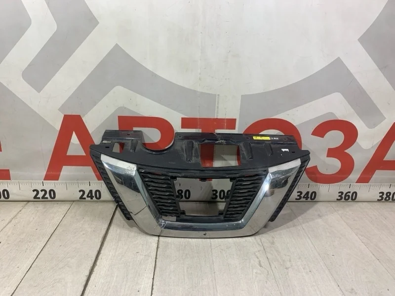 Решетка радиатора передняя Nissan X-Trail T-32