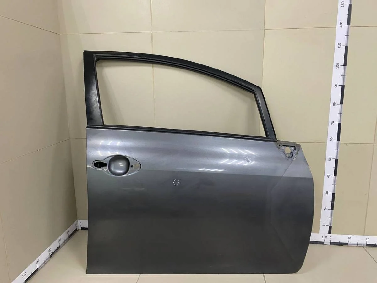 Дверь передняя правая Toyota Auris E150 2006-2012