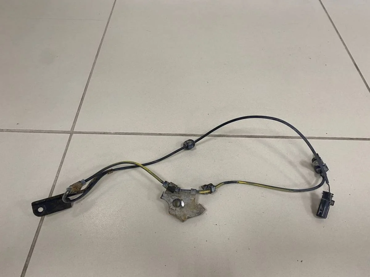 Датчик ABS передний правый Toyota Auris E150 2006-2012