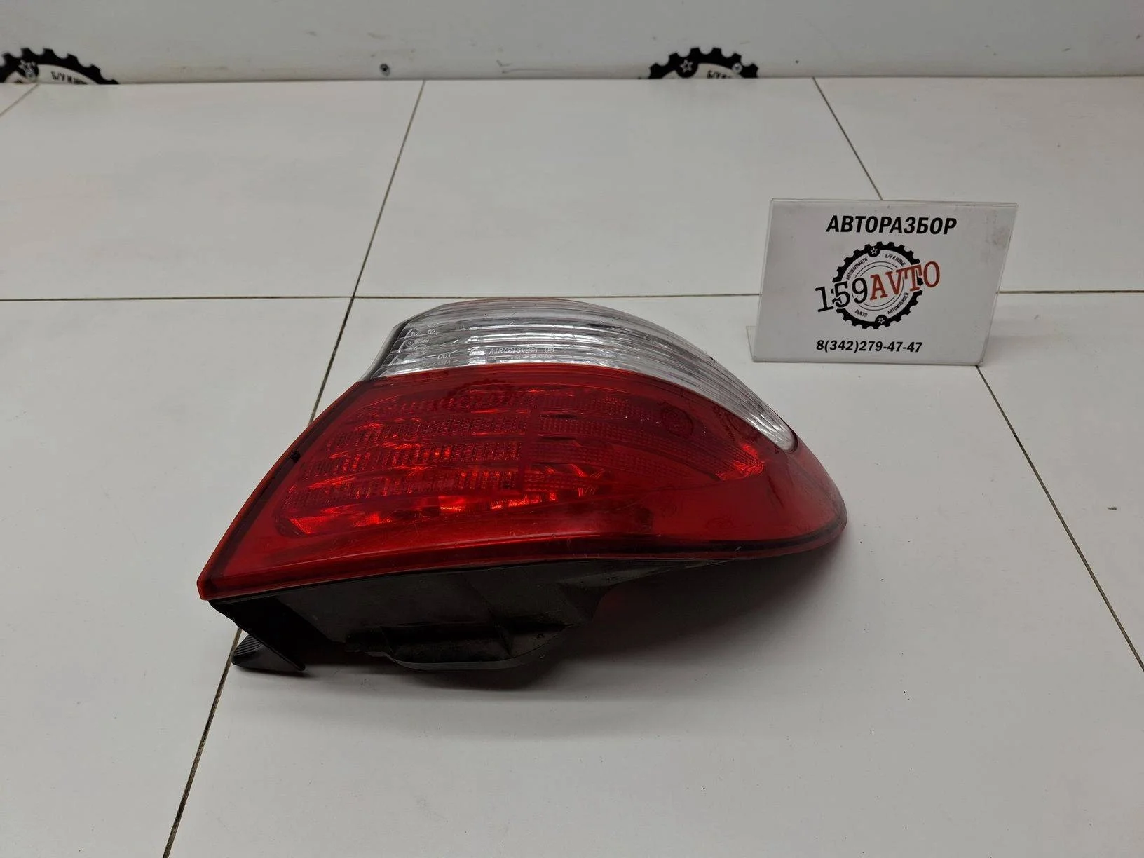 фонарь наружный Nissan Almera (N16) 2000-2006