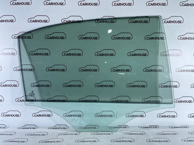 Стекло заднее правое Volkswagen Jetta 6 2014