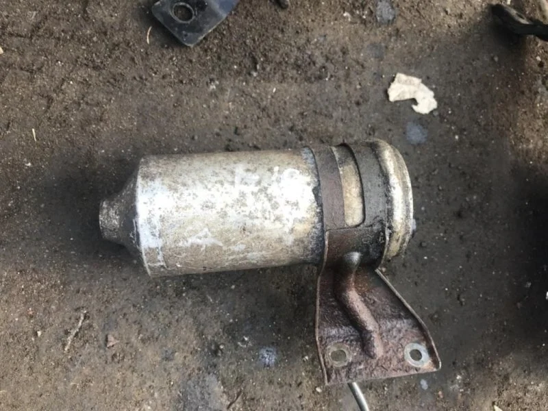 Осушитель Nissan Navara (D22) 1998-2007 2004 921310V570 2.5 D