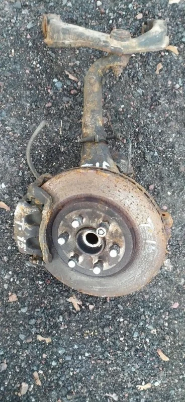 Кулак поворотный правый Nissan Navara (D40) 2004-2015 2007 40014EB000 2.5 D YD25DDTI