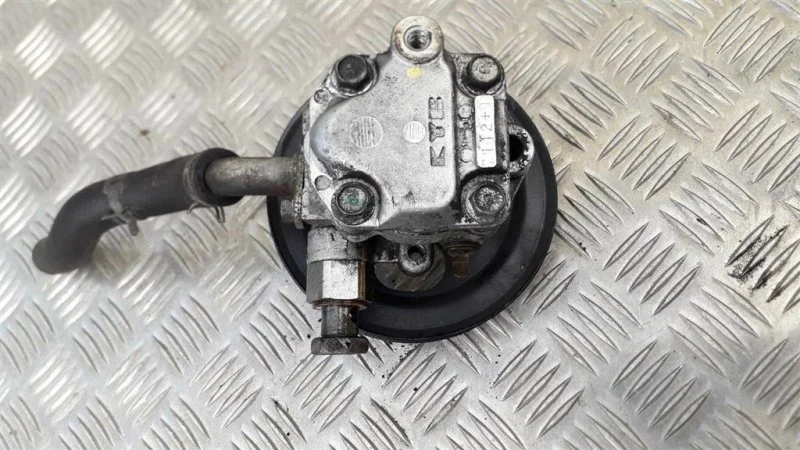 Насос гидроусилителя руля Mitsubishi L200 (2006-2015) 2008 MR992871 2.5 D 4D56