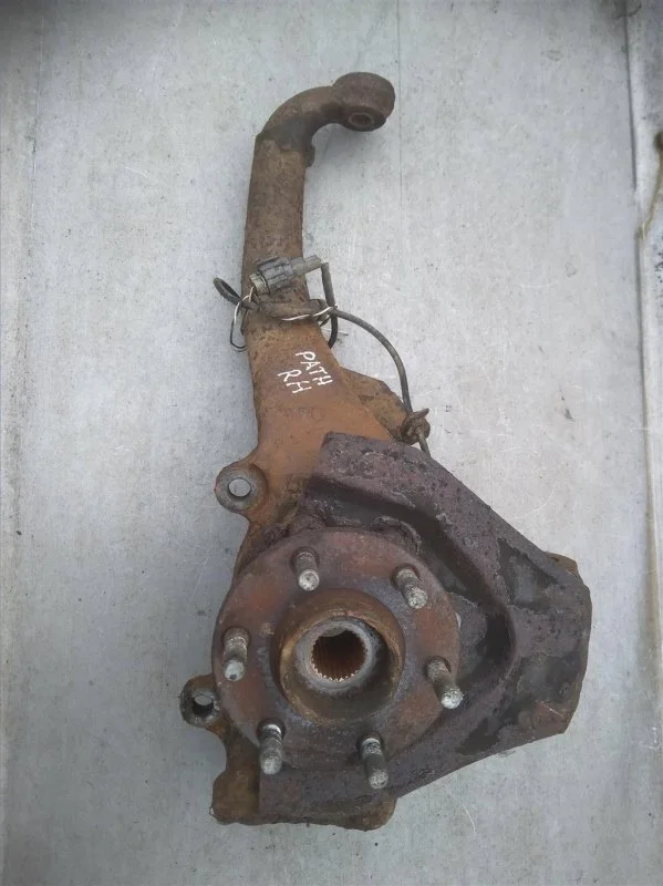 Кулак поворотный правый Nissan Pathfinder (R51M) 2004-2013 2007 Внедорожник