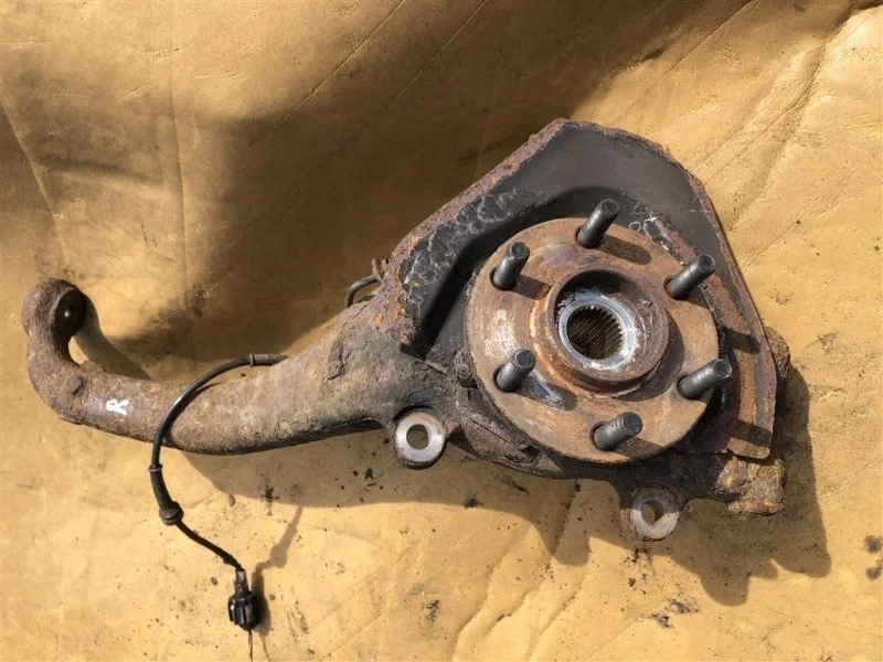 Кулак поворотный правый Nissan Pathfinder (R51M) 2004-2013 2007 Внедорожник