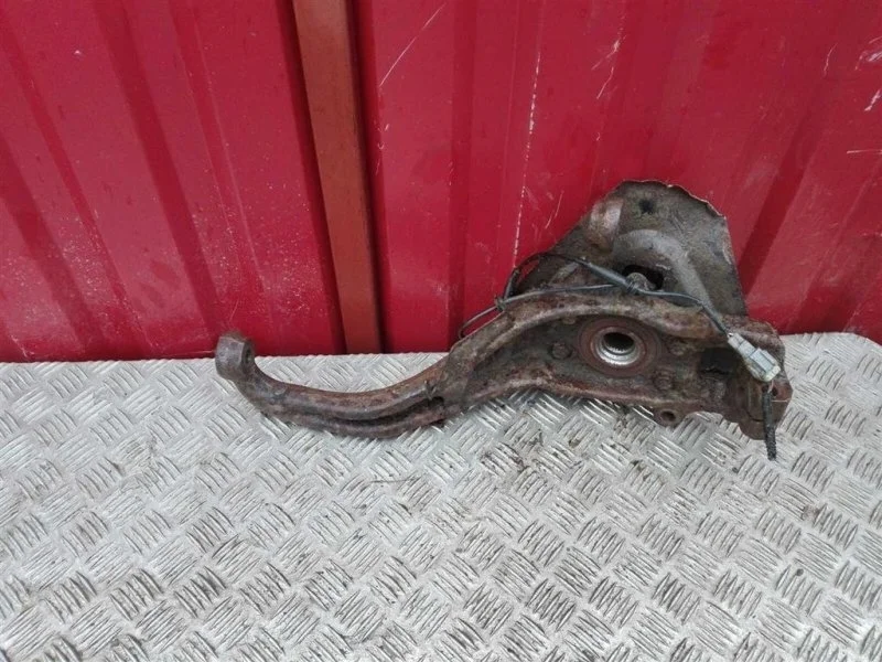 Кулак поворотный правый Nissan Navara (D40) 2004-2015 2009