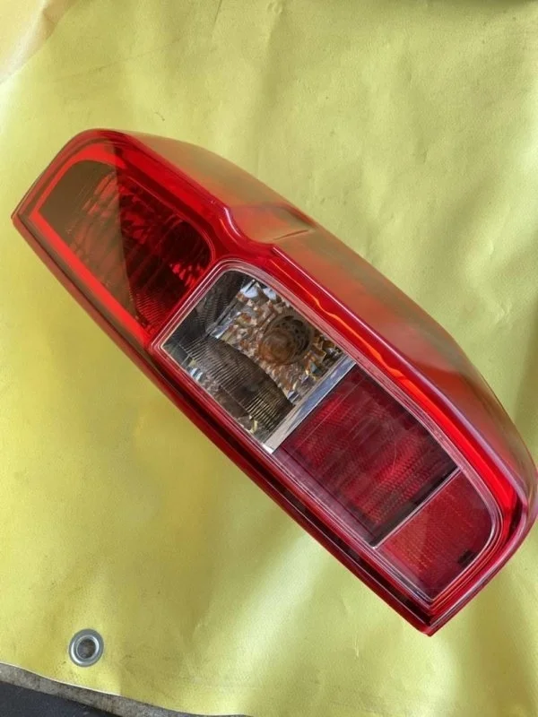 Фонарь задний правый Nissan Navara (D40) 2004-2015 2008 26550EB38A 2.5 D YD25DDTI