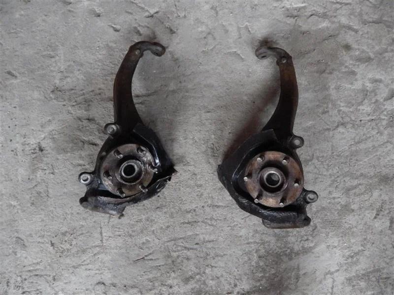 Кулак поворотный правый Nissan Navara (D40) 2004-2015 2008